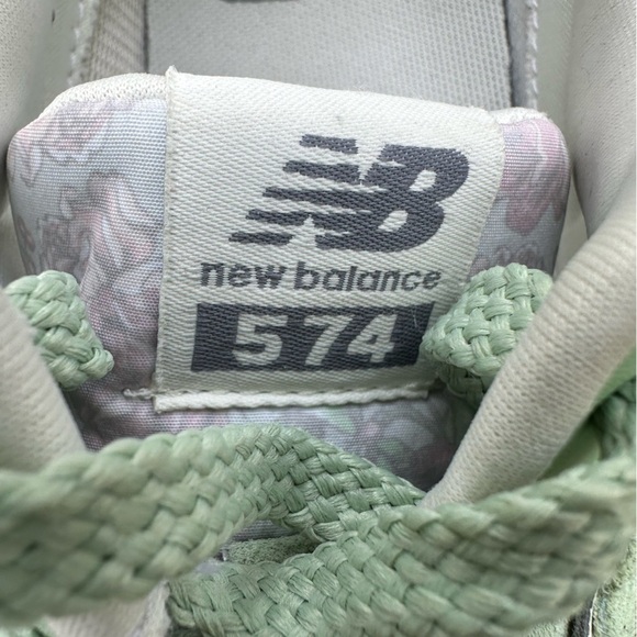 New Balance 574 Women's Running Lace-up Sneakers Size 5 READ - Picture 9 of 11